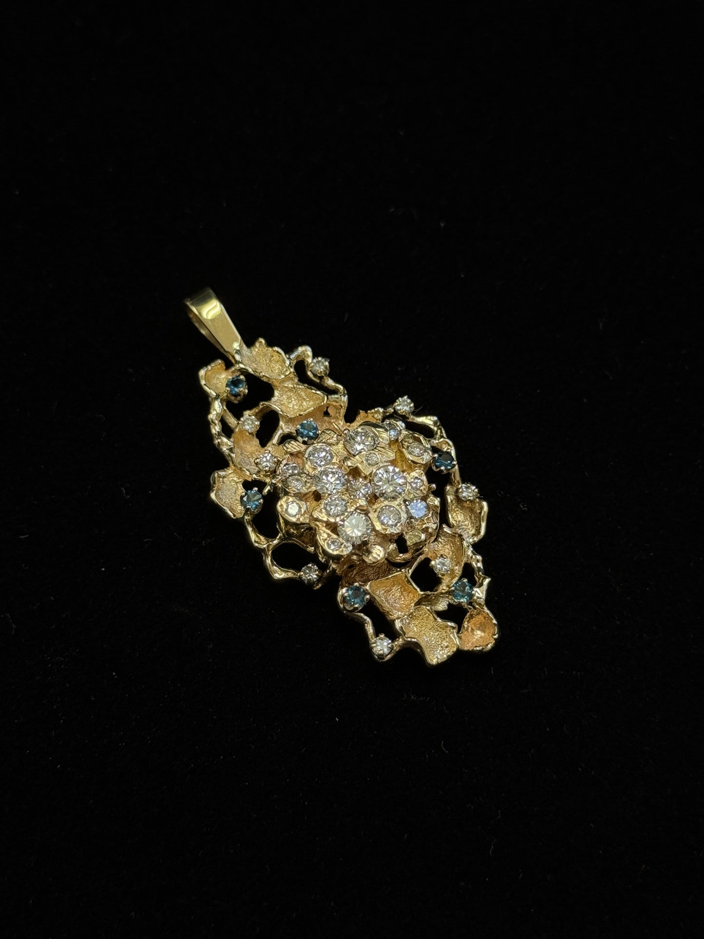 14K Yellow Gold Sapphire and Diamond Nugget Style Design 18.9G Pendant
