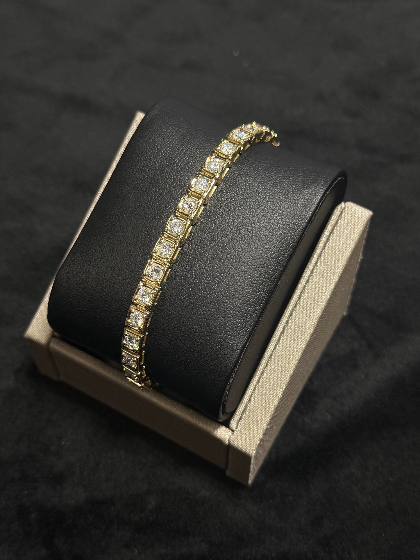 14K Yellow Gold 5.61CTW Round Brilliant Diamond Bracelet