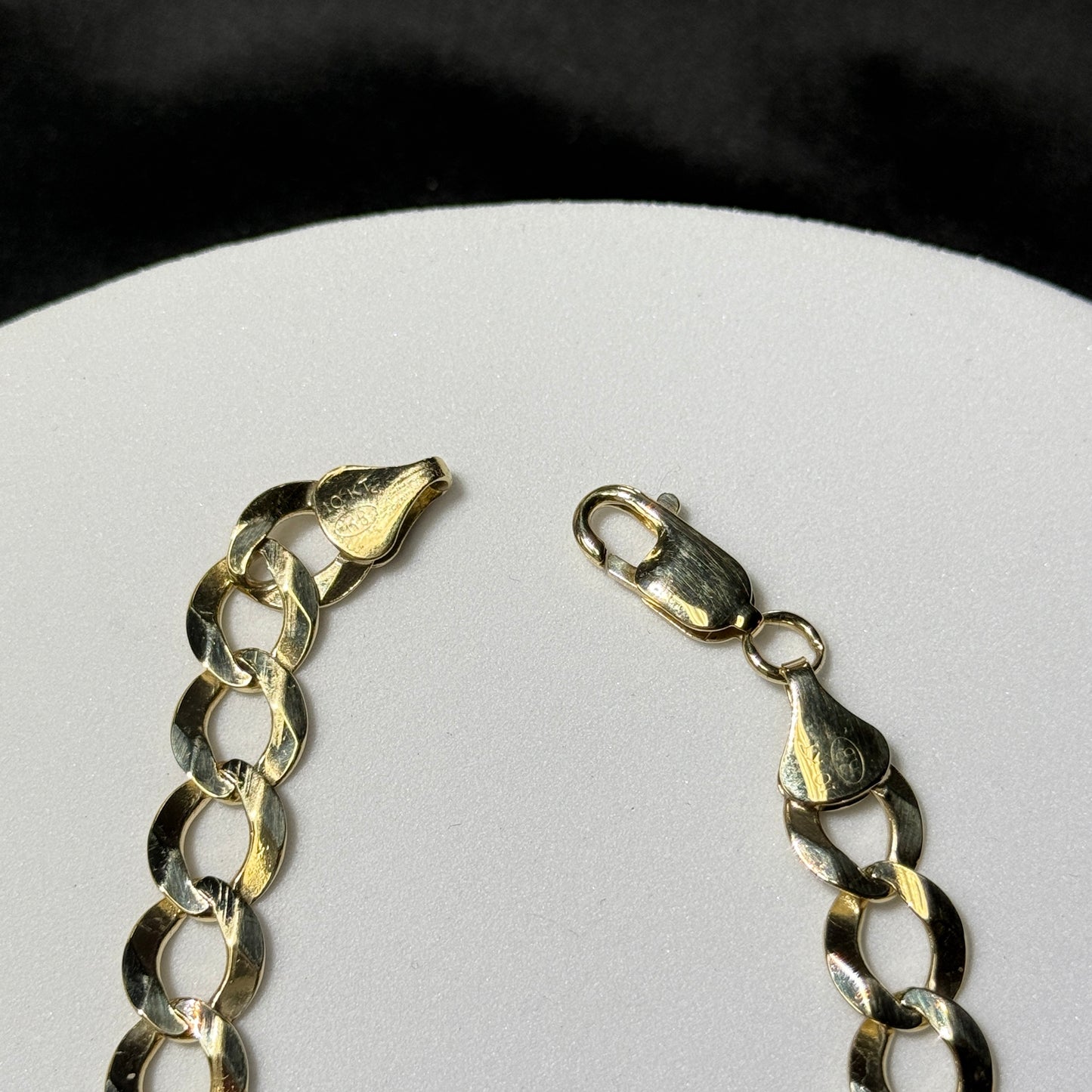 10K Yellow Gold 16.8 Grams 9.5” Curb 9.7mm Bracelet