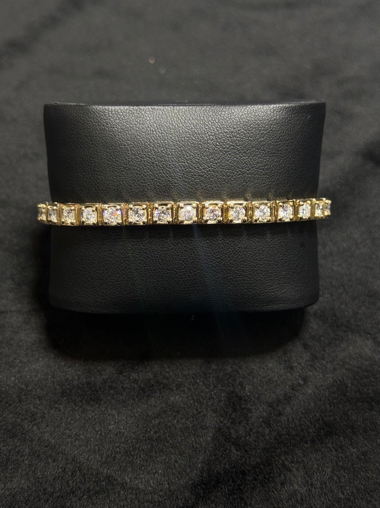 14K Yellow Gold 5.61CTW Round Brilliant Diamond Bracelet