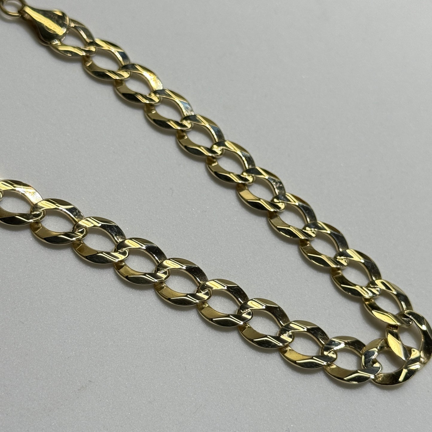 10K Yellow Gold 16.8 Grams 9.5” Curb 9.7mm Bracelet
