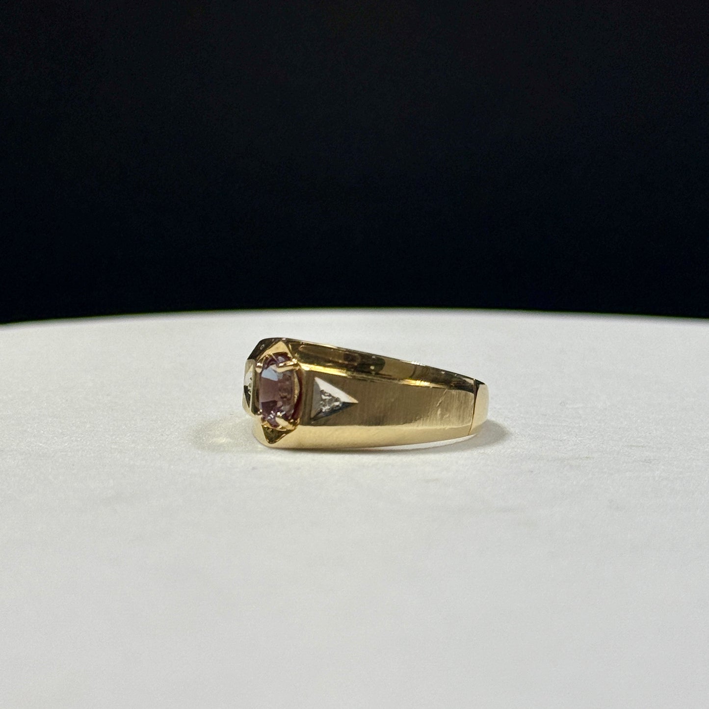 10K Yellow Gold 4.1G Synthetic Alexandrite Gents Ring Size 9 3/4