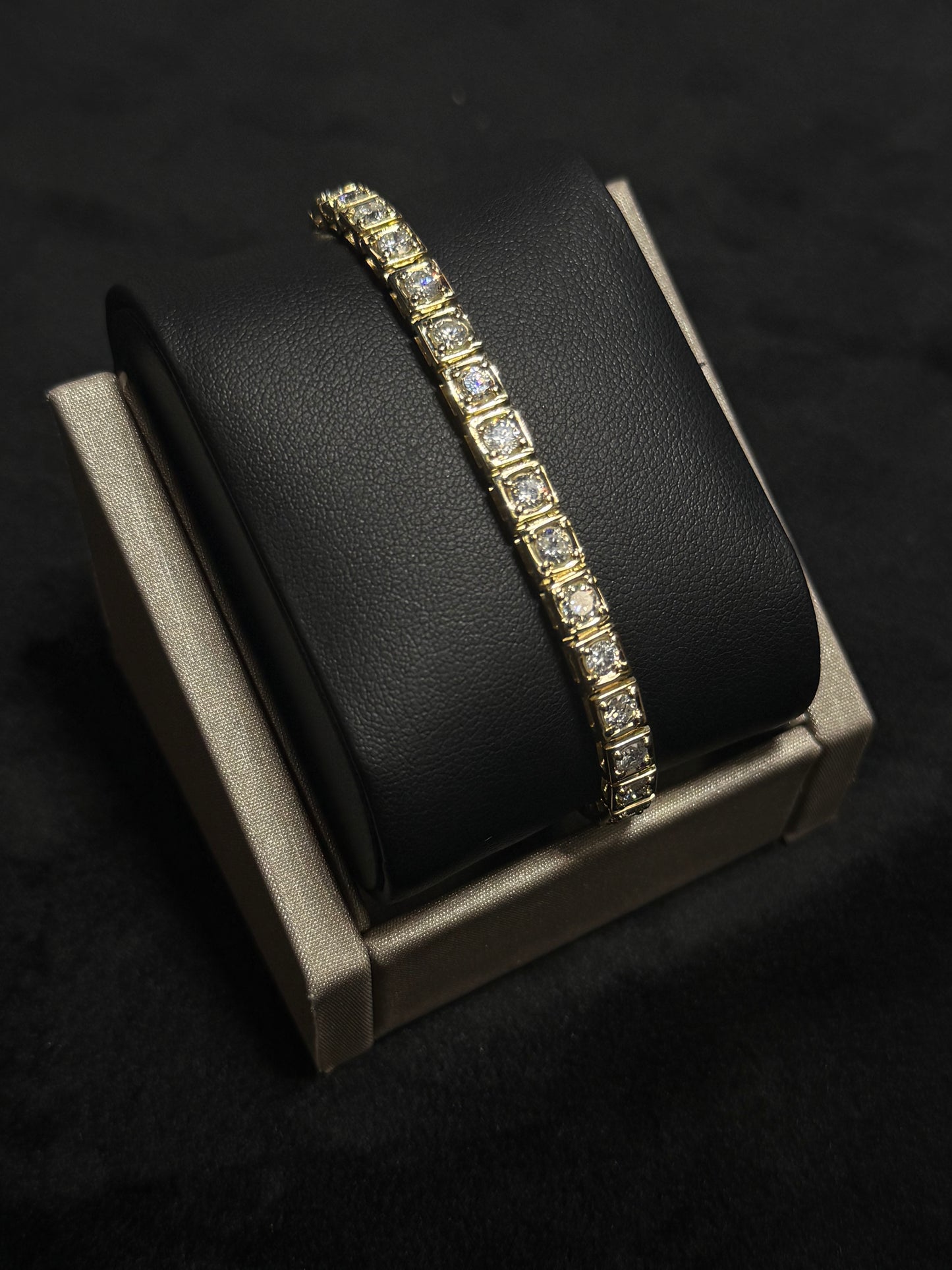 14K Yellow Gold 5.61CTW Round Brilliant Diamond Bracelet