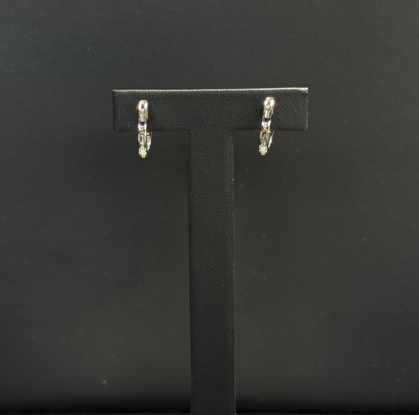 18K White Gold .96ctw Diamond Hinge Hoop Earrings