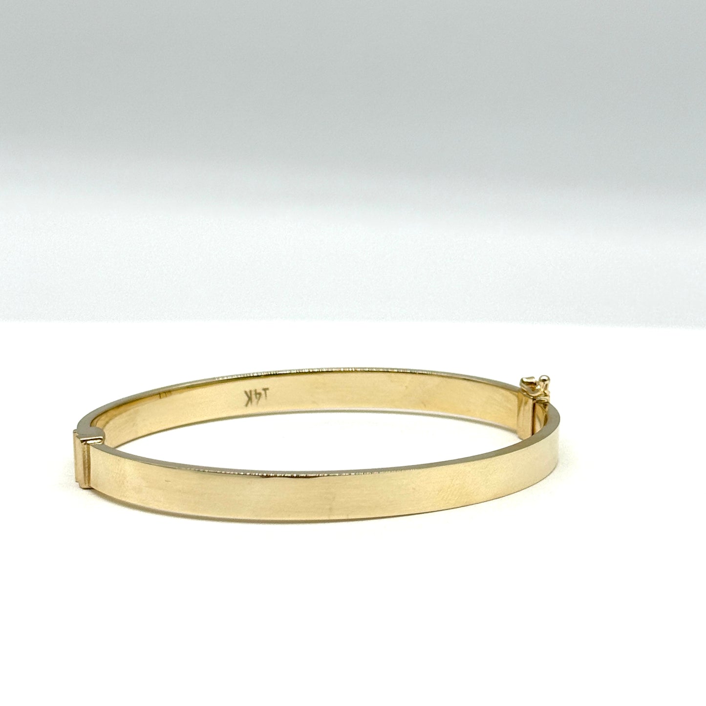 14K Yellow Gold Polished Bangle Bracelet 6mm 5 Inch 10.4g