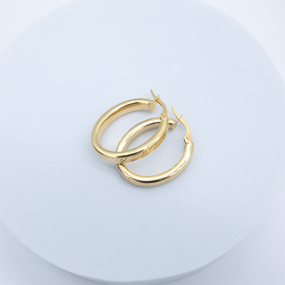 14K Yellow Gold Thick Texture Oval Hoops