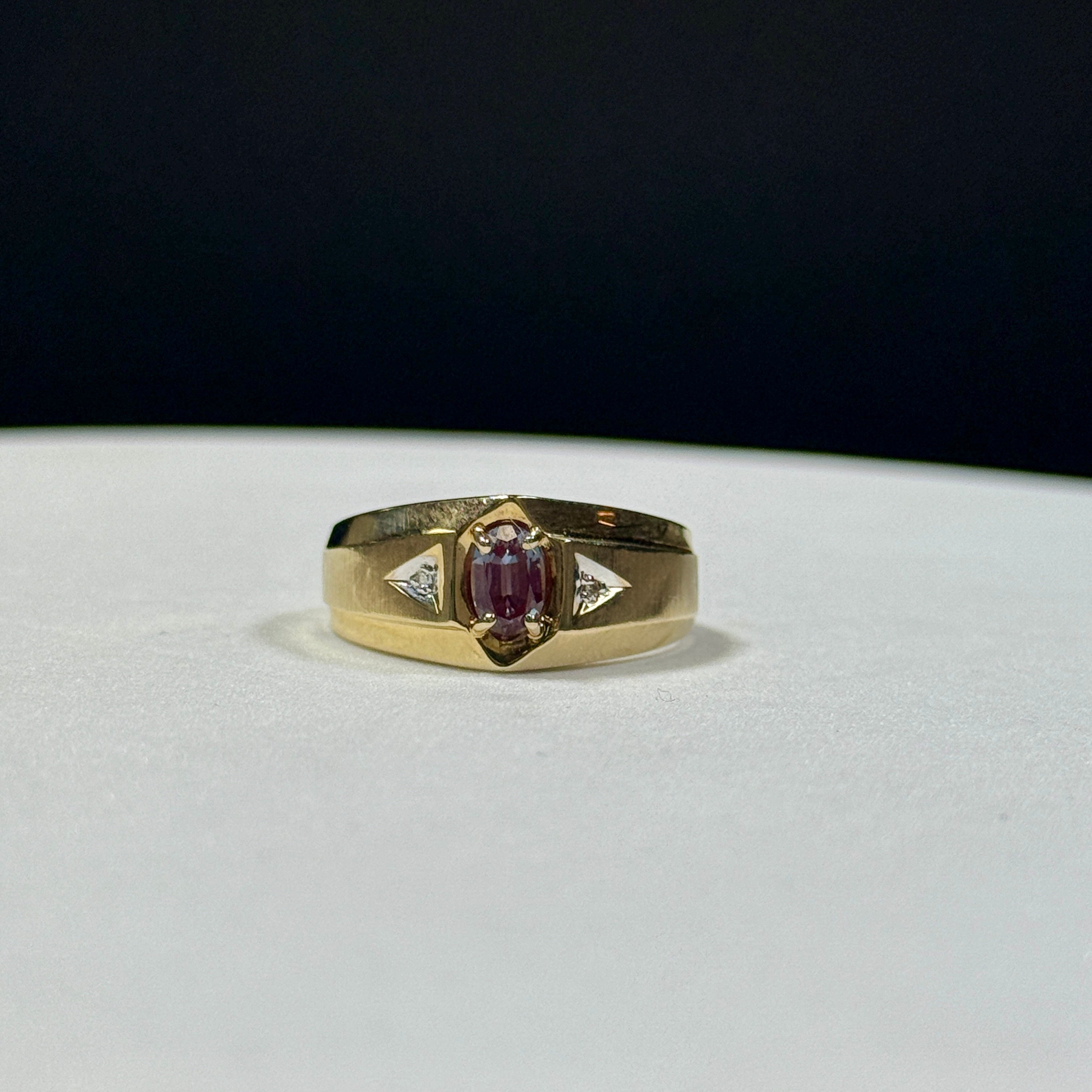 10K Yellow Gold 4.1G Synthetic Alexandrite Gents Ring Size 9 3/4