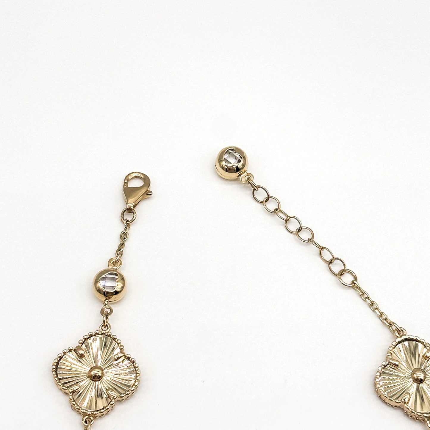 14K Yellow Gold Clover Bracelet 8 Inch 8 Grams 13.75mm Clover Station Style
