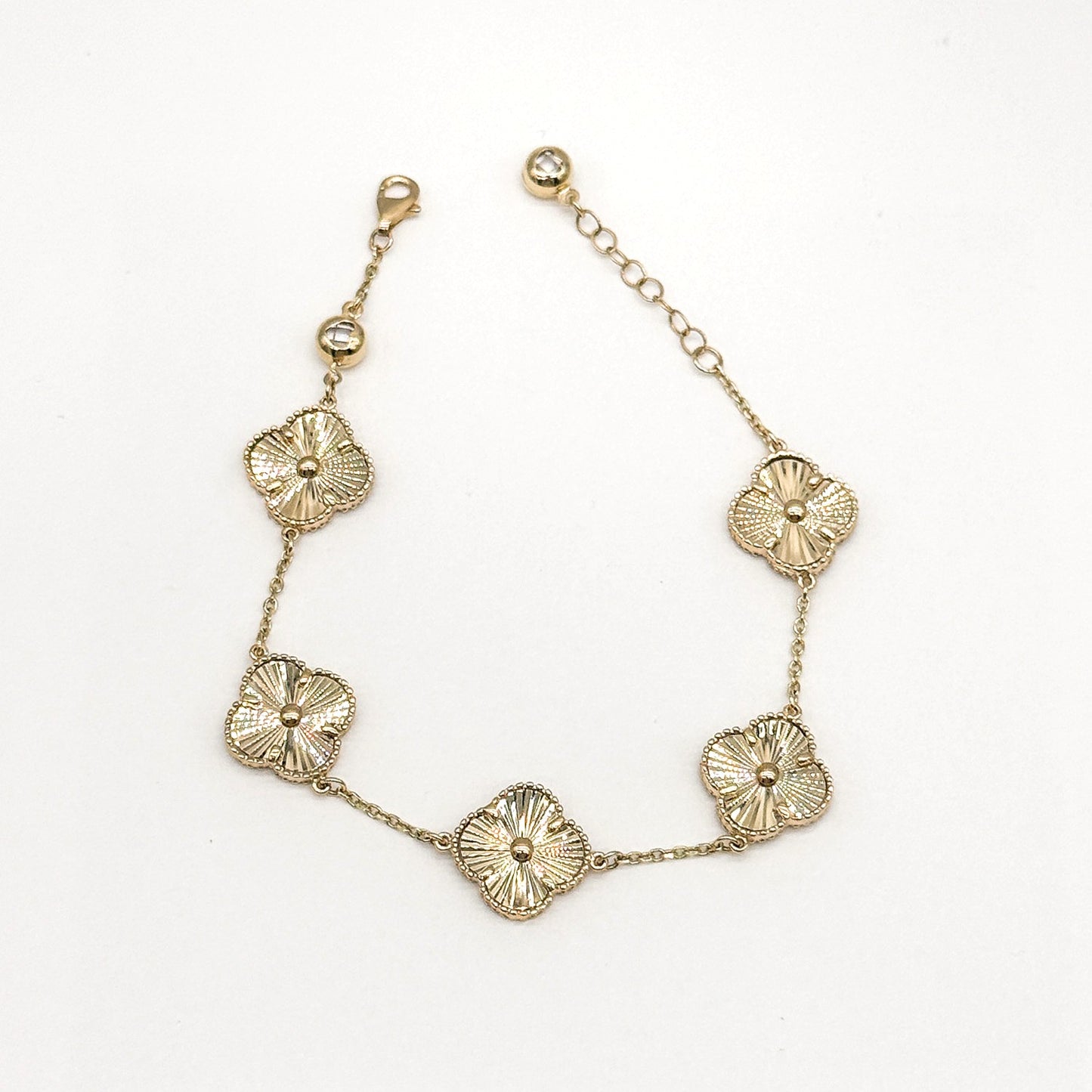 14K Yellow Gold Clover Bracelet 8 Inch 8 Grams 13.75mm Clover Station Style