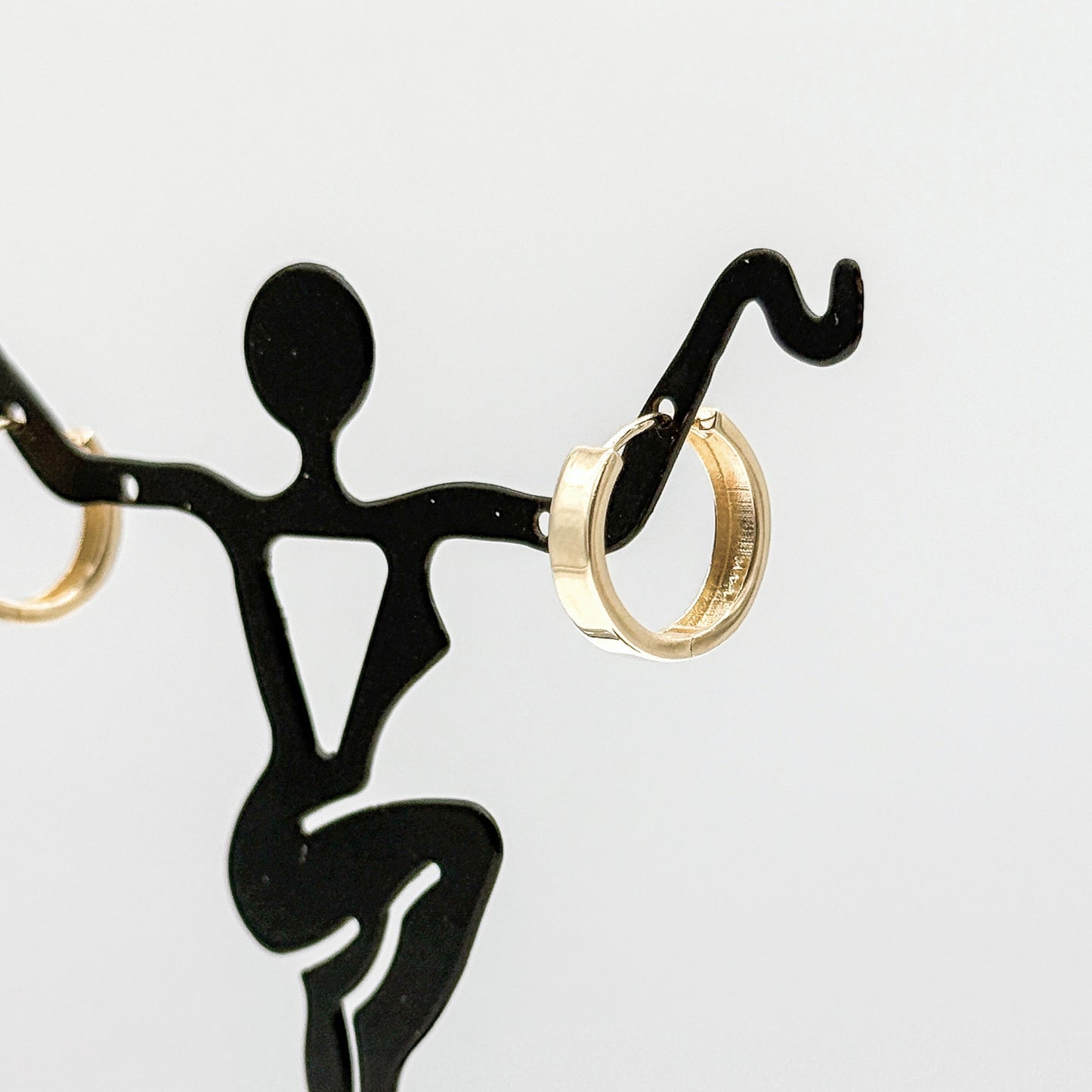 14K Yellow Gold Small Hoop Earrings 3.7mm Thick Polished 2.2 Grams