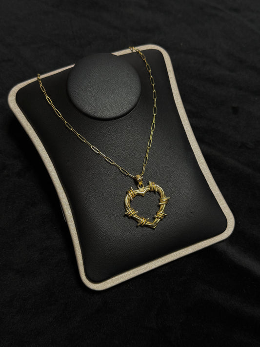 14K Barbed Wire Heart Pendant Paperclip Link 16” Necklace