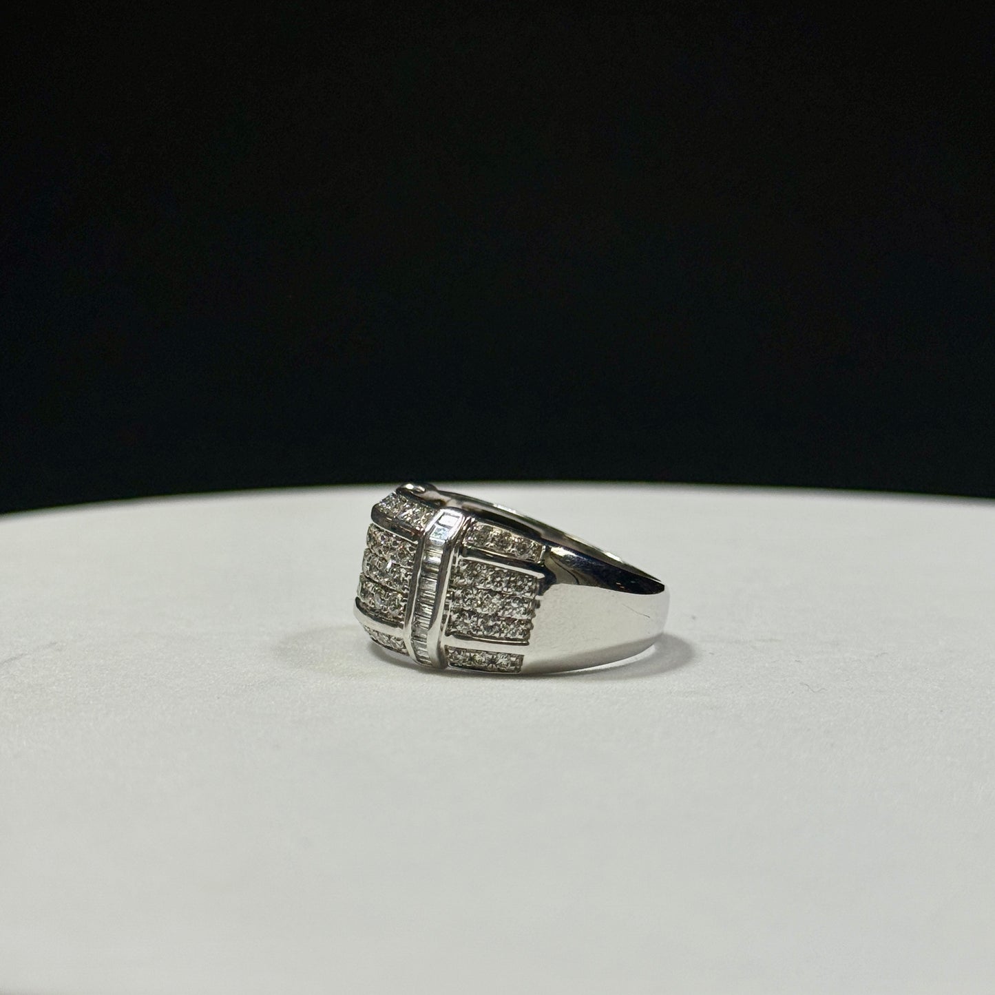 10K White Gold Diamond Gents Ring 9g Size 10 (2.25ctw)