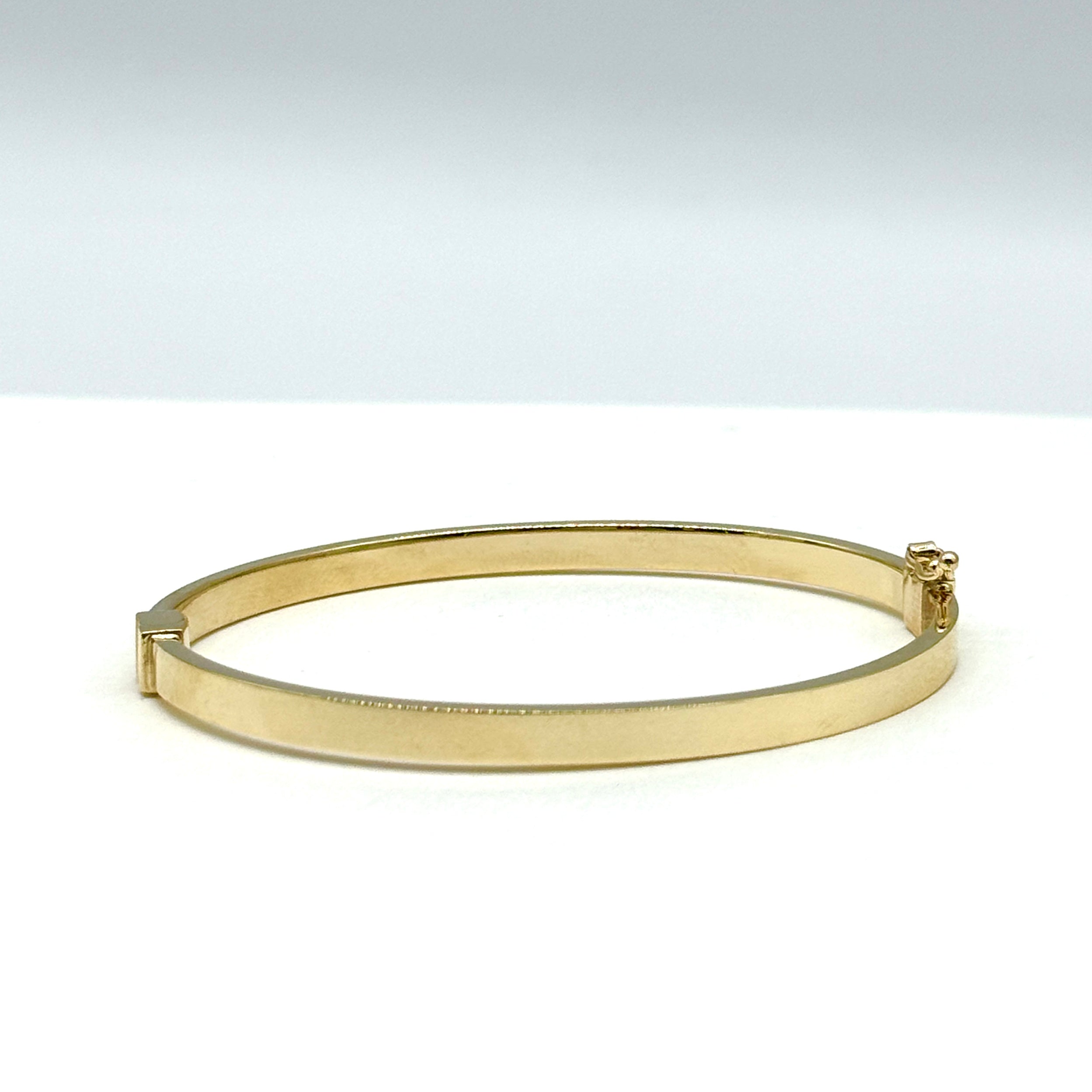 14K Yellow Gold Polished Bangle Bracelet 4mm 5 Inch 6.7g