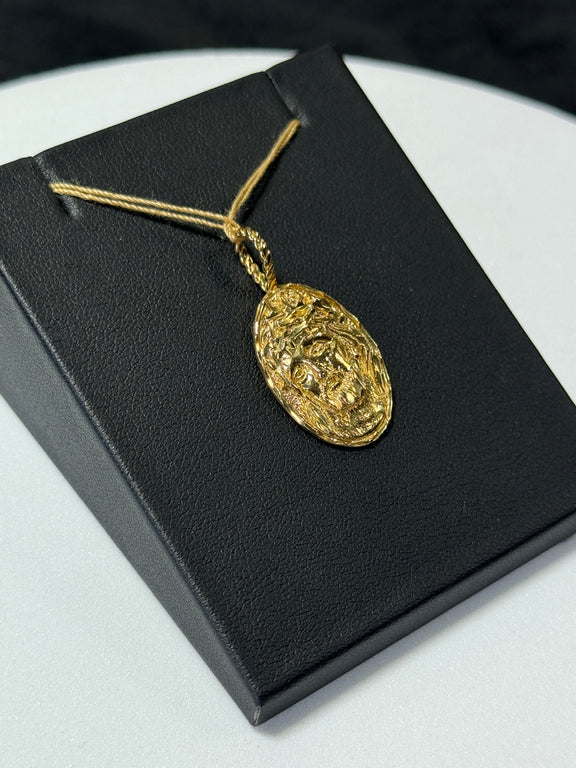 14K Yellow Gold 4G Oval Jesus Christ Pendant