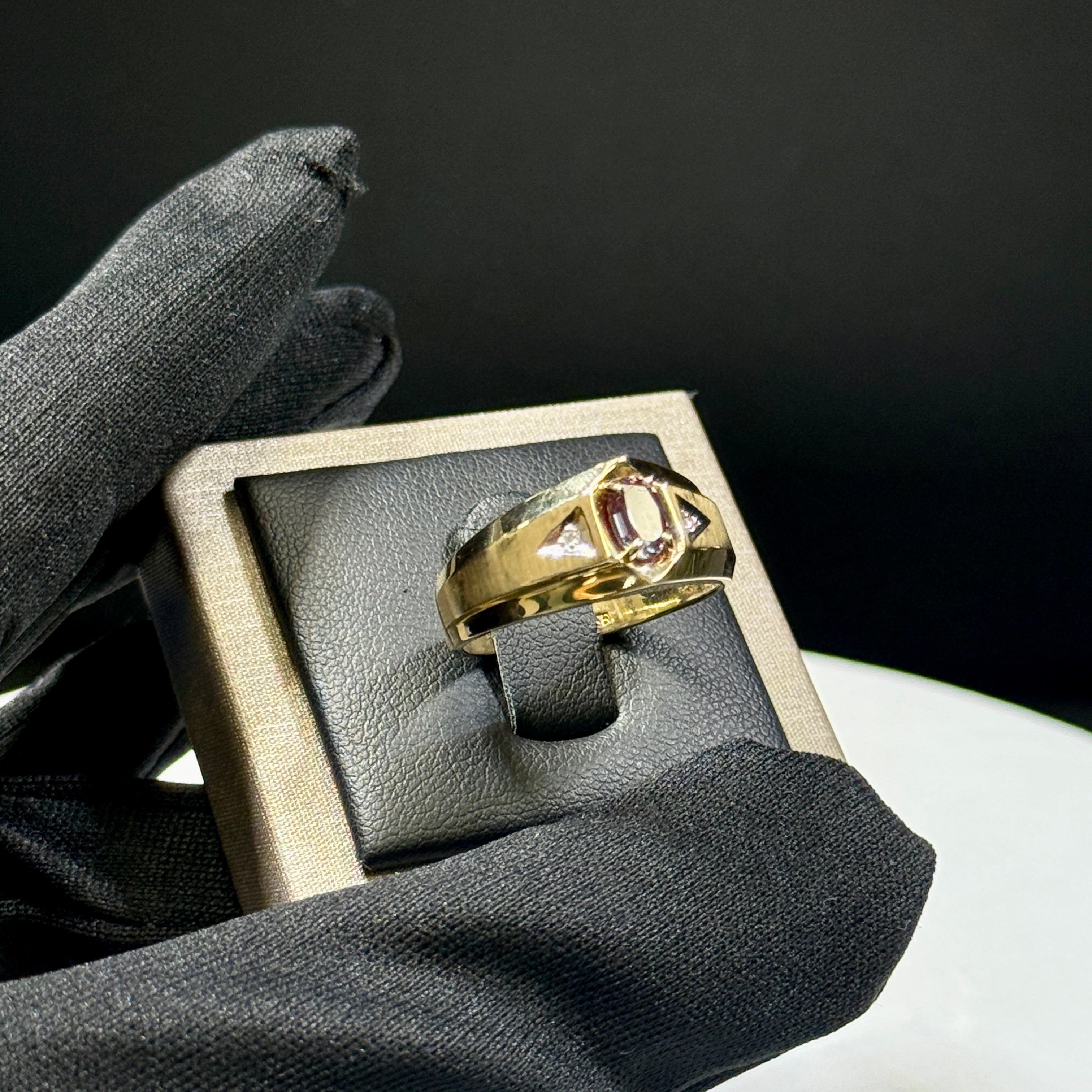 10K Yellow Gold 4.1G Synthetic Alexandrite Gents Ring Size 9 3/4