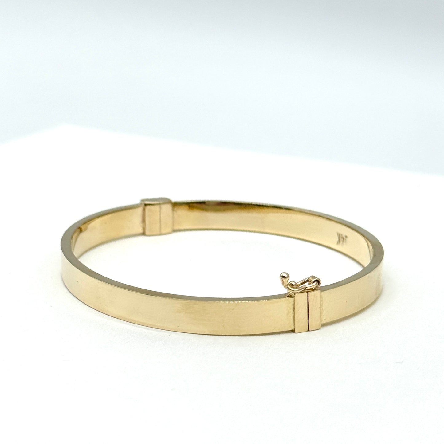 14K Yellow Gold Polished Bangle Bracelet 6mm 5 Inch 10.4g
