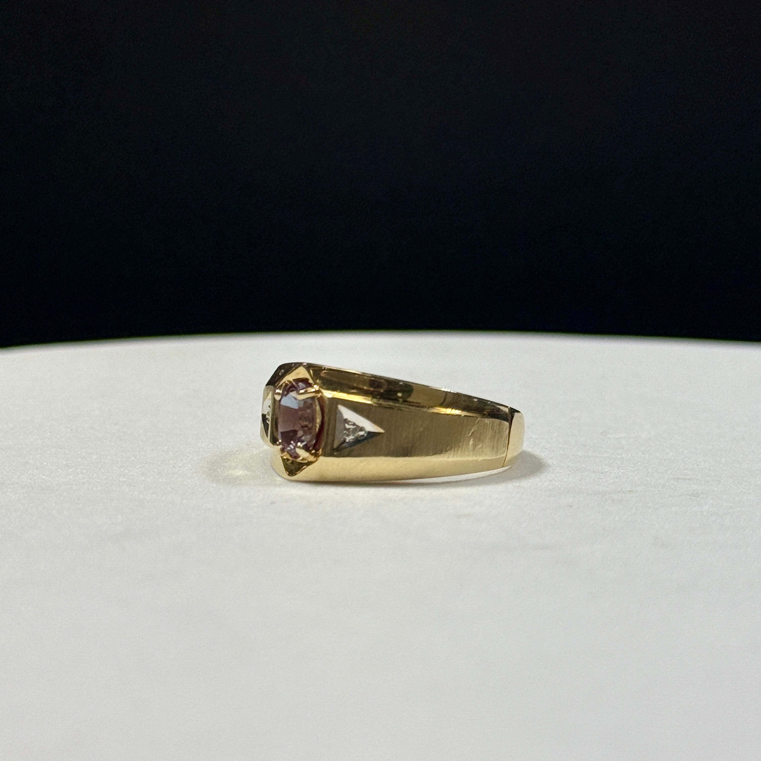 10K Yellow Gold 4.1G Synthetic Alexandrite Gents Ring Size 9 3/4