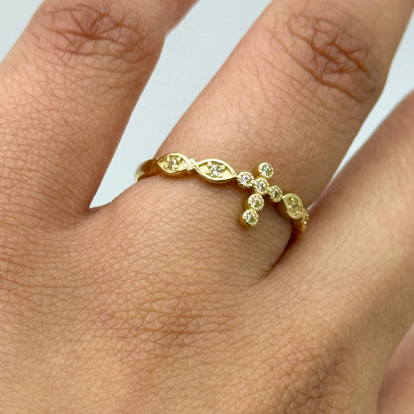 14K Yellow Gold CZ Cross Ring Size 8 Dainty Religious Band 1.5 Grams